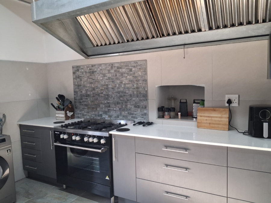 8 Bedroom Property for Sale in Stilbaai Oos Western Cape